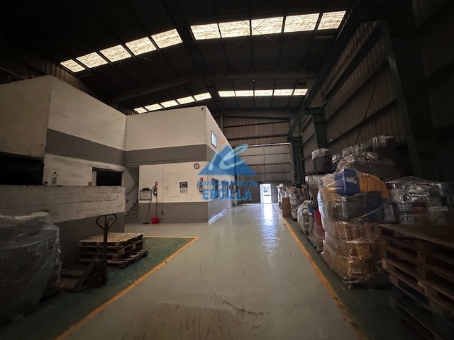 Nave industrial en alquiler con grúas para 20 Tm